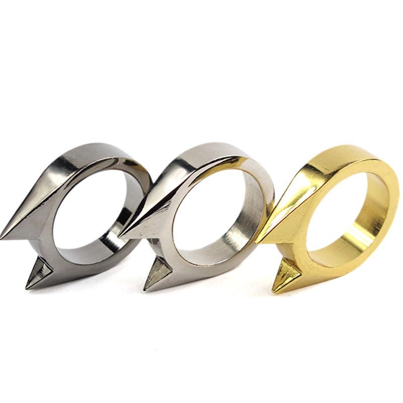 1pcs Spikes knuckle Cat Ear shape Ring Pendant Outdoor Survival Tactical Self-defense Ring 32*26*7mm Color Random